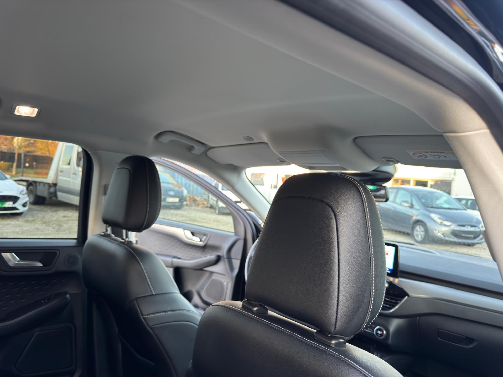 
								Ford Kuga 1.5 EcoBoost TITANIUM X full									