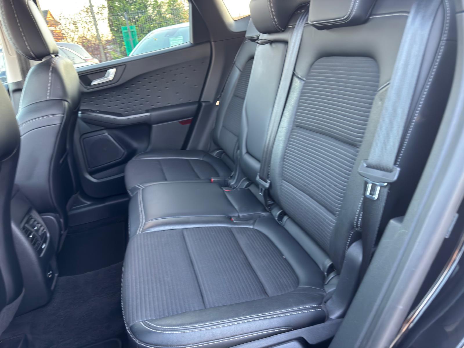 
								Ford Kuga 1.5 EcoBoost TITANIUM X full									