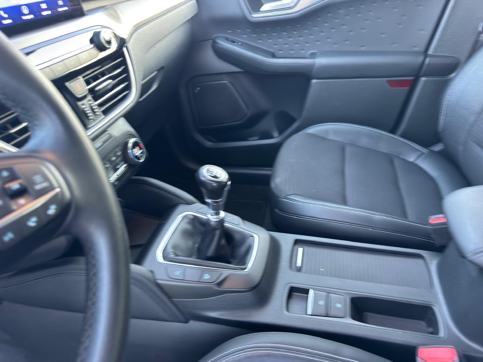 
								Ford Kuga 1.5 EcoBoost TITANIUM X full									