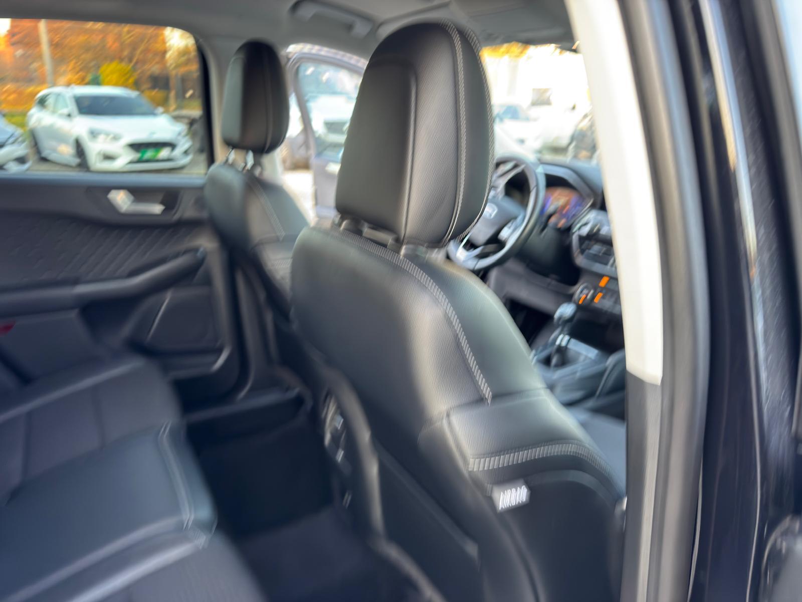 
								Ford Kuga 1.5 EcoBoost TITANIUM X full									