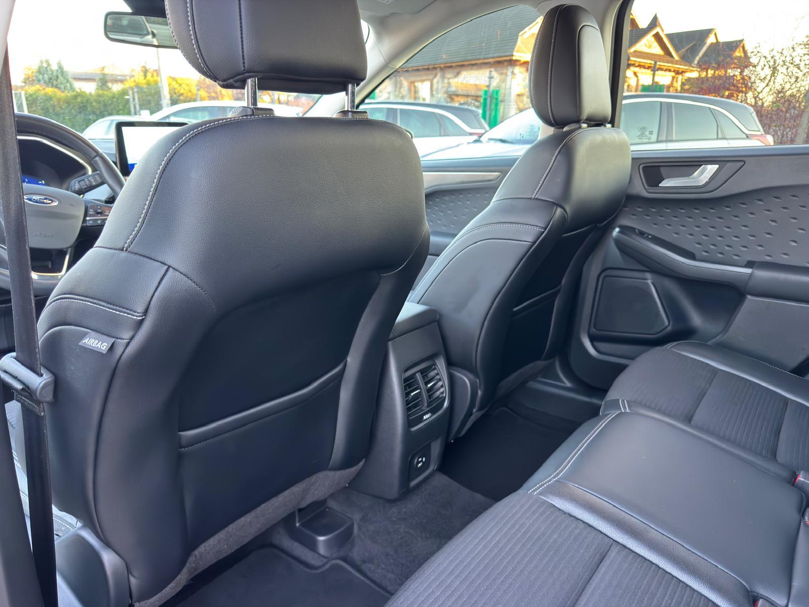 
								Ford Kuga 1.5 EcoBoost TITANIUM X full									