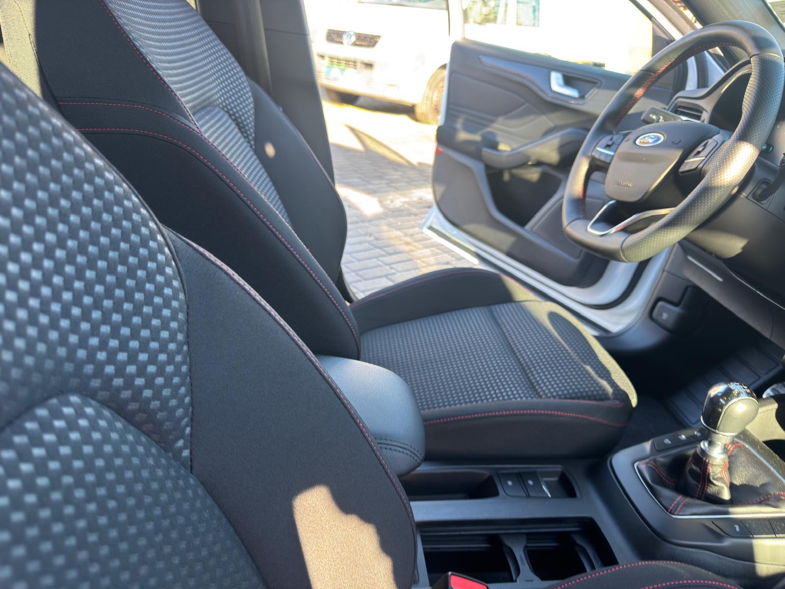 
								Ford Focus 1.5 Benzyna ST LINE full									