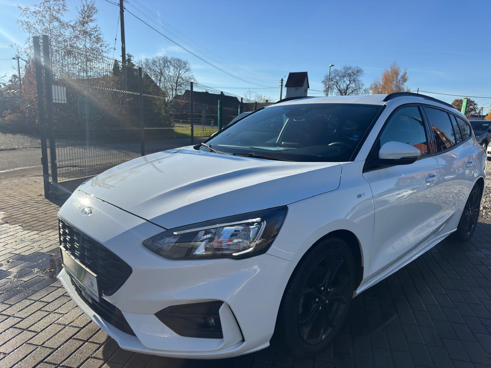 
								Ford Focus 1.5 Benzyna ST LINE full									