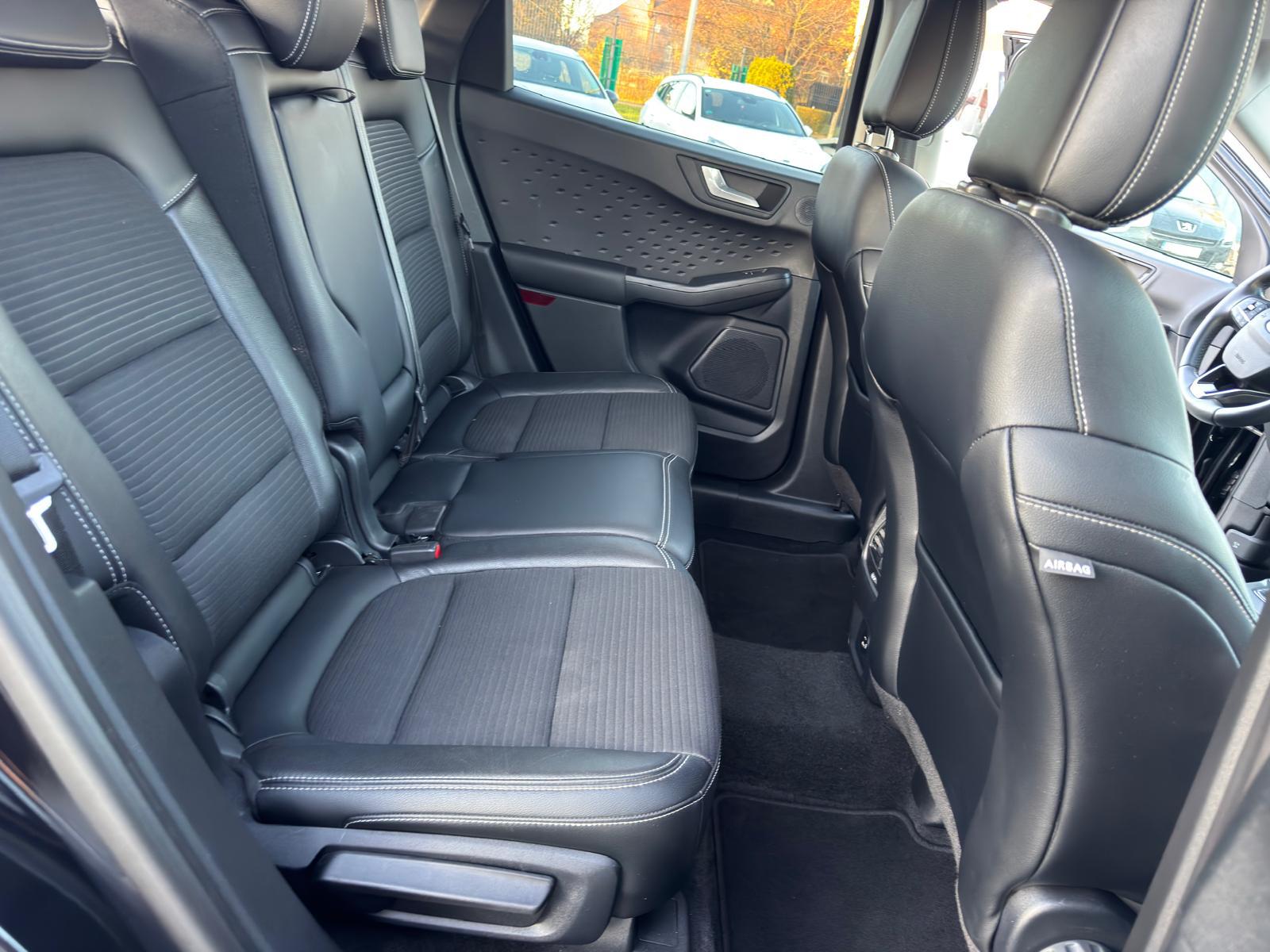 
								Ford Kuga 1.5 EcoBoost TITANIUM X full									