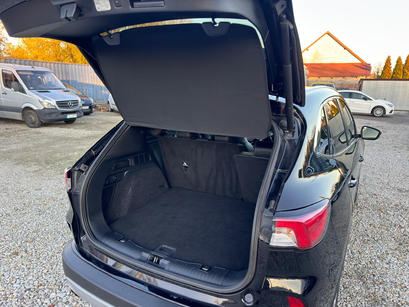 
								Ford Kuga 1.5 EcoBoost TITANIUM X full									