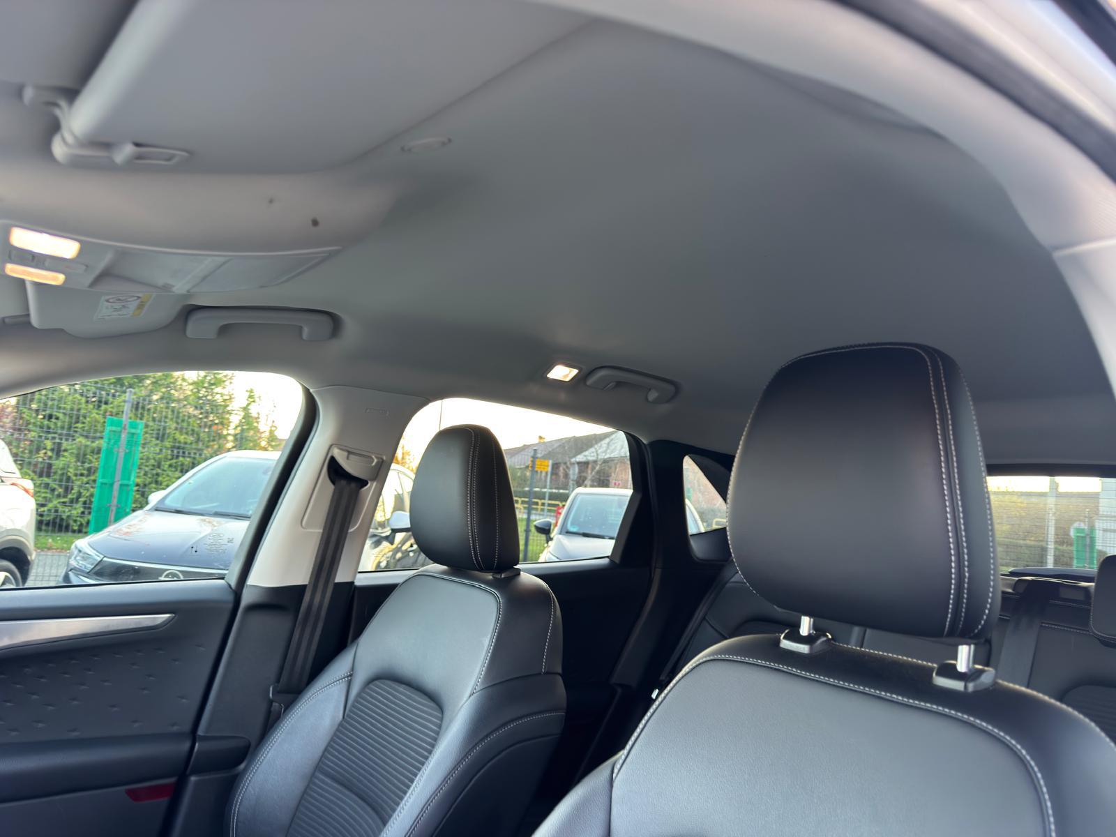 
								Ford Kuga 1.5 EcoBoost TITANIUM X full									