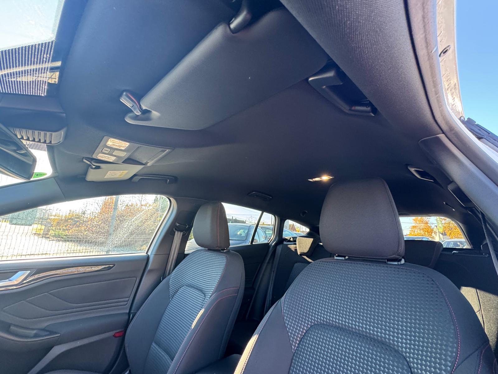 
								Ford Focus 1.5 Benzyna ST LINE full									