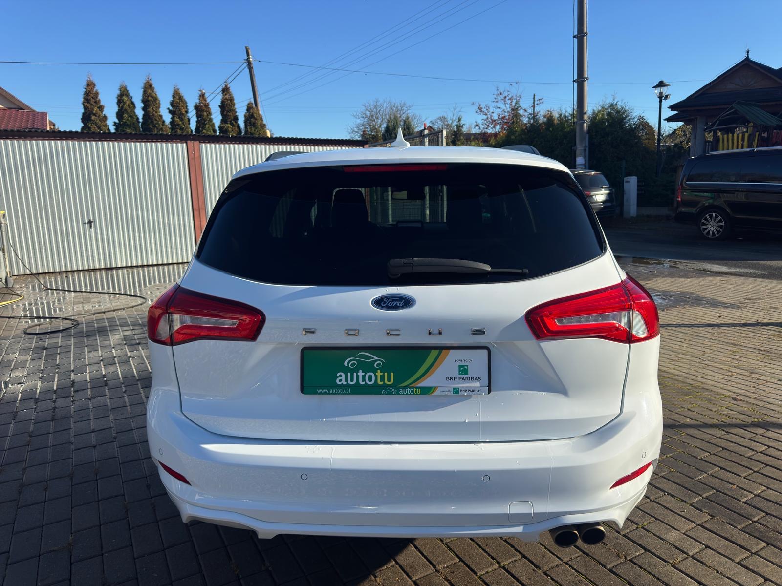 
								Ford Focus 1.5 Benzyna ST LINE full									