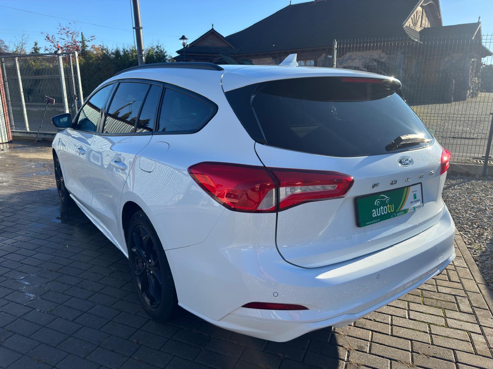 
								Ford Focus 1.5 Benzyna ST LINE full									