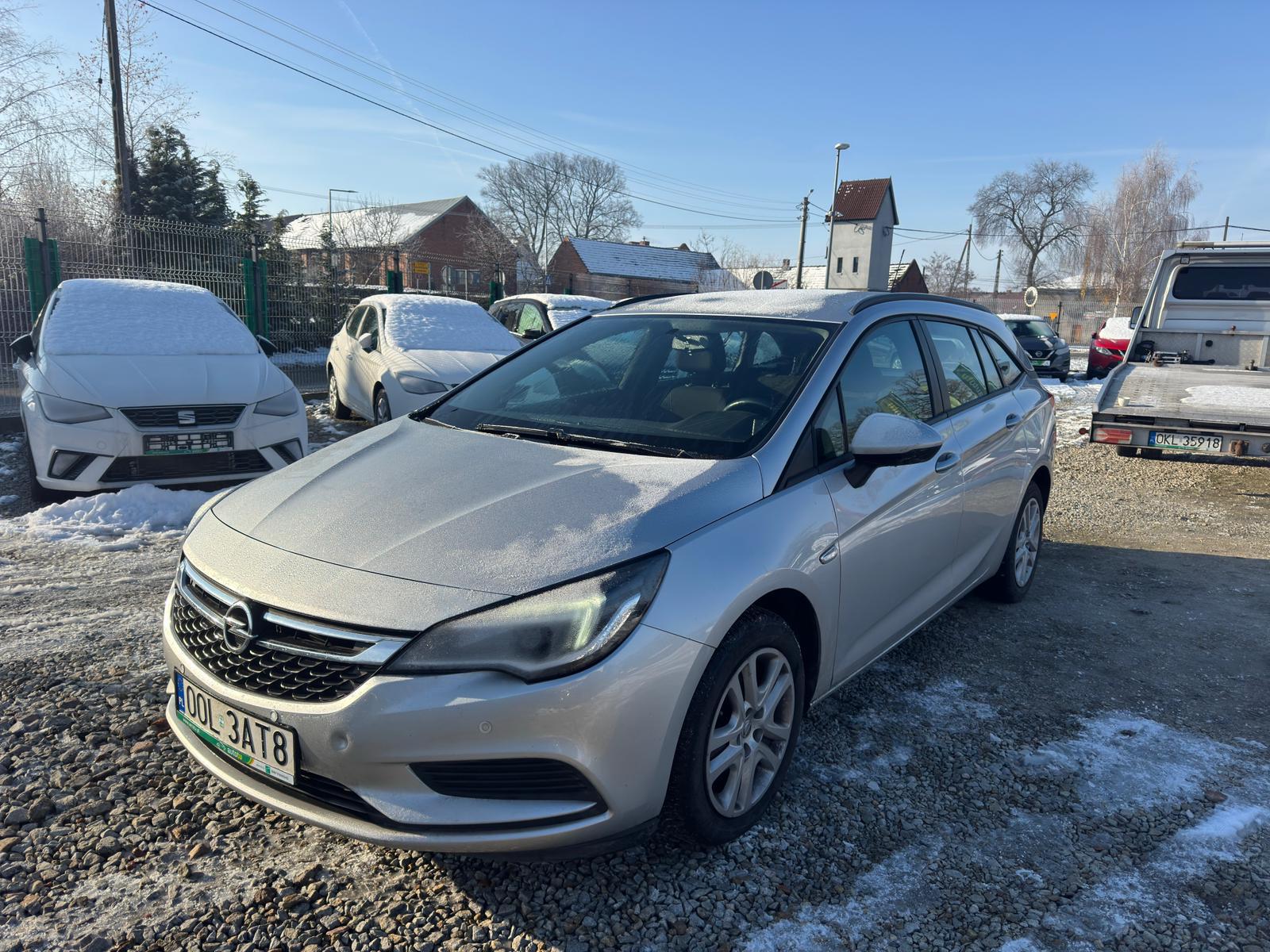 
								Opel Astra full									