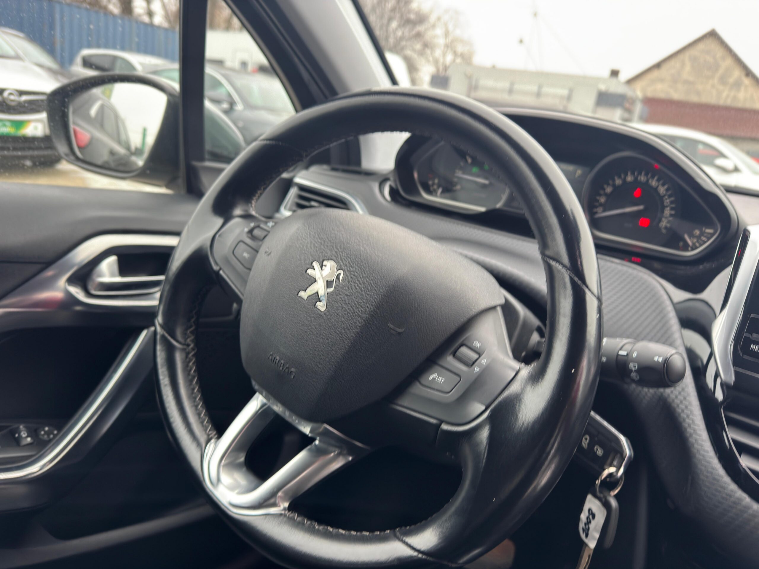 
								PEUGEOT 2008 1.2 BENZYNA AUTOMAT full									