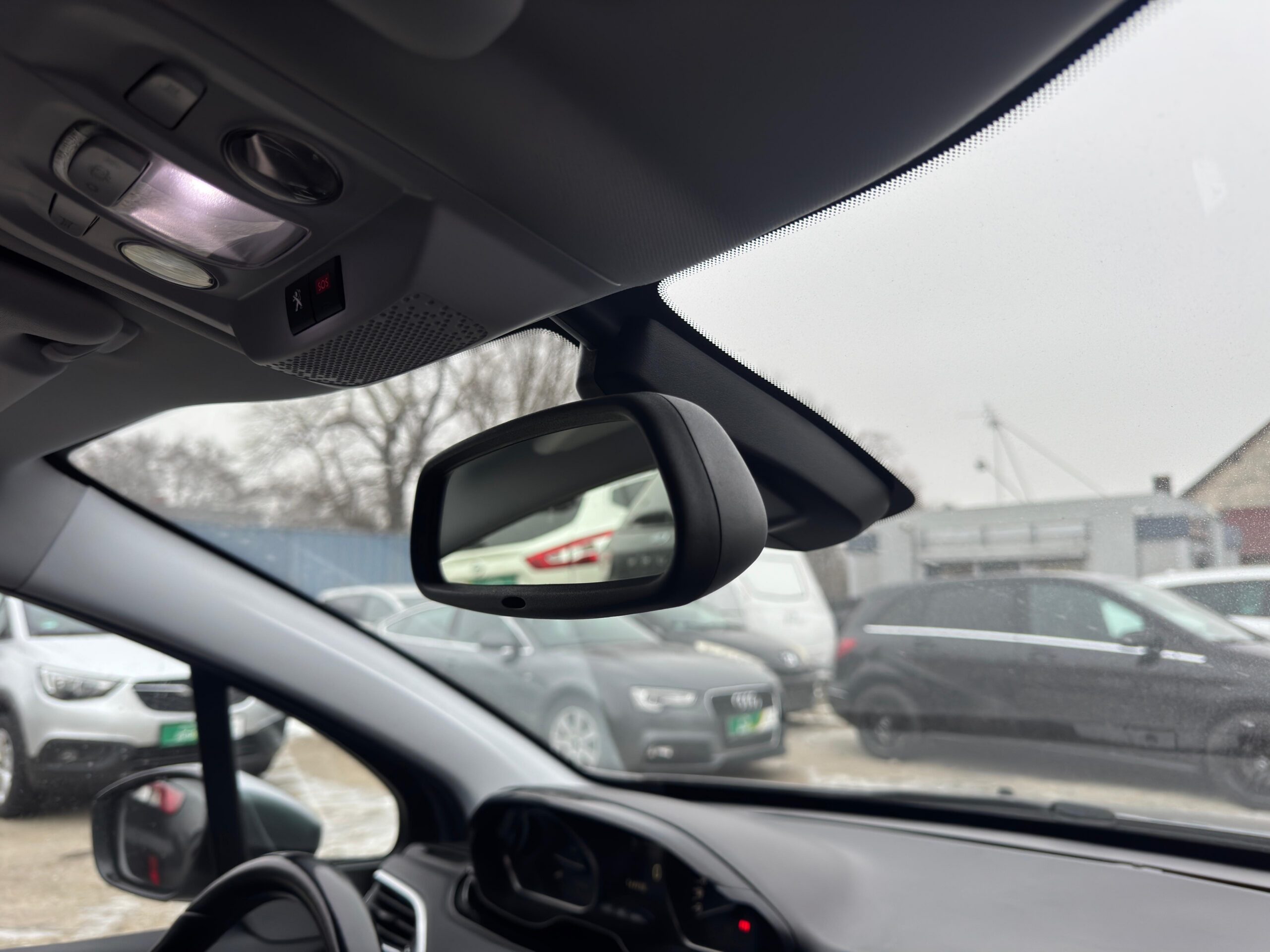 
								PEUGEOT 2008 1.2 BENZYNA AUTOMAT full									