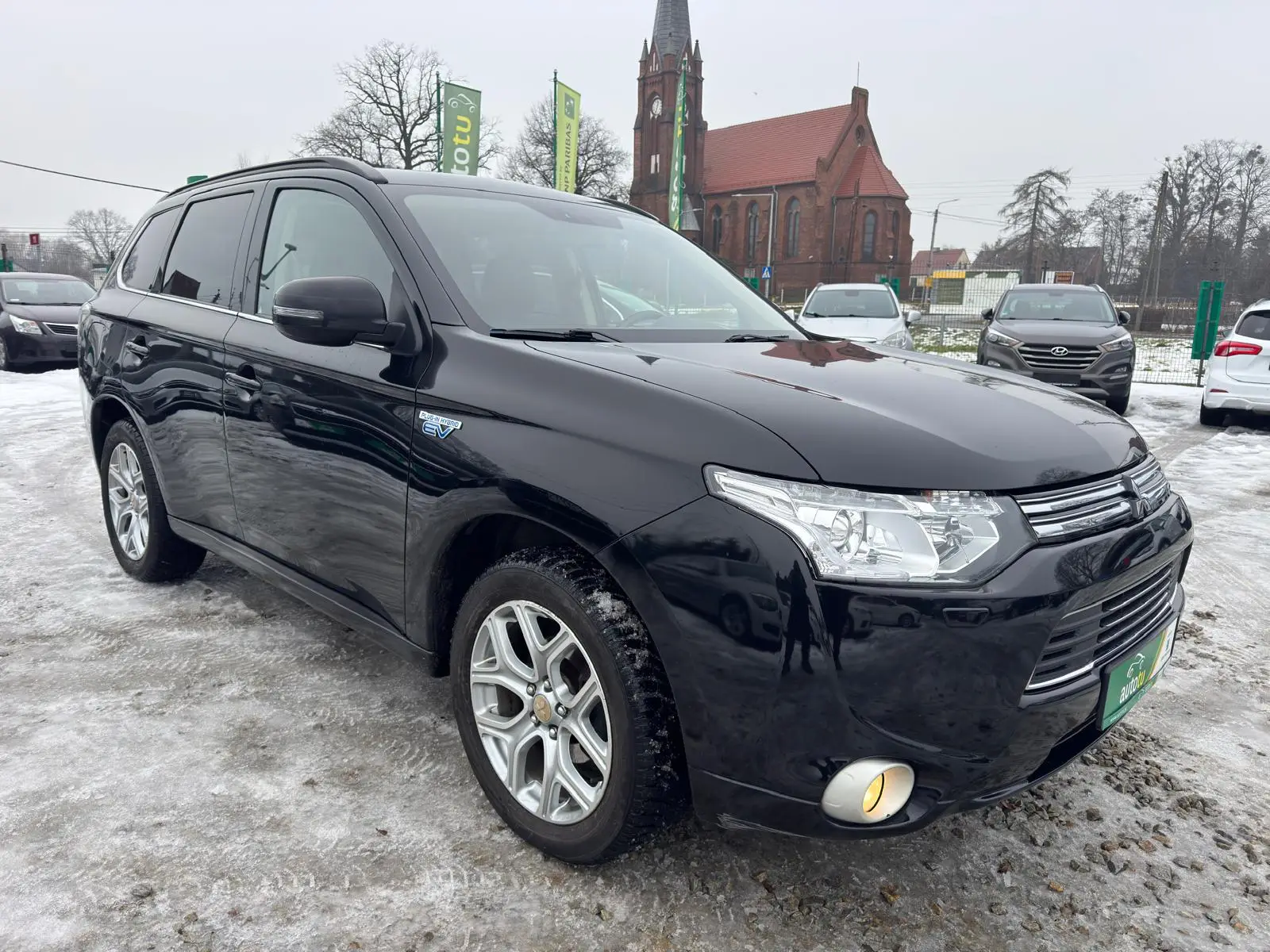 
								Mitsubishi Outlander 4X4 Plug-in Hybrid EV full									