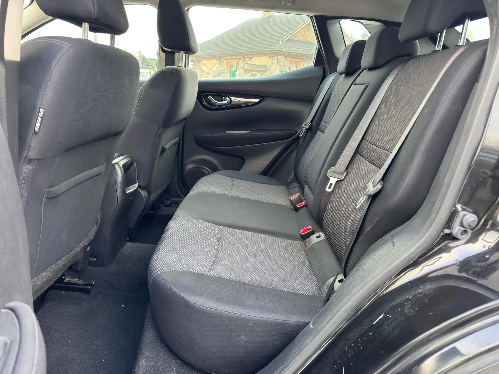 
								Nissan Qashqai Acenta 1.2 full									