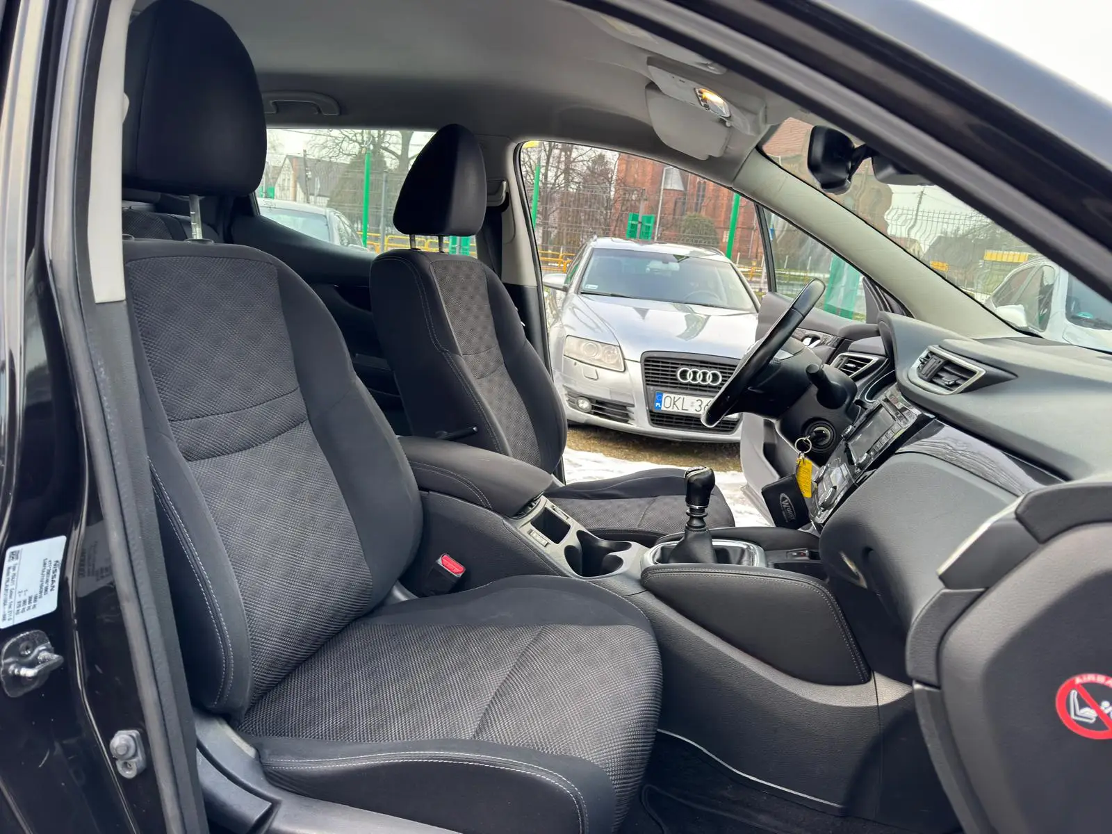 
								Nissan Qashqai Acenta 1.2 full									