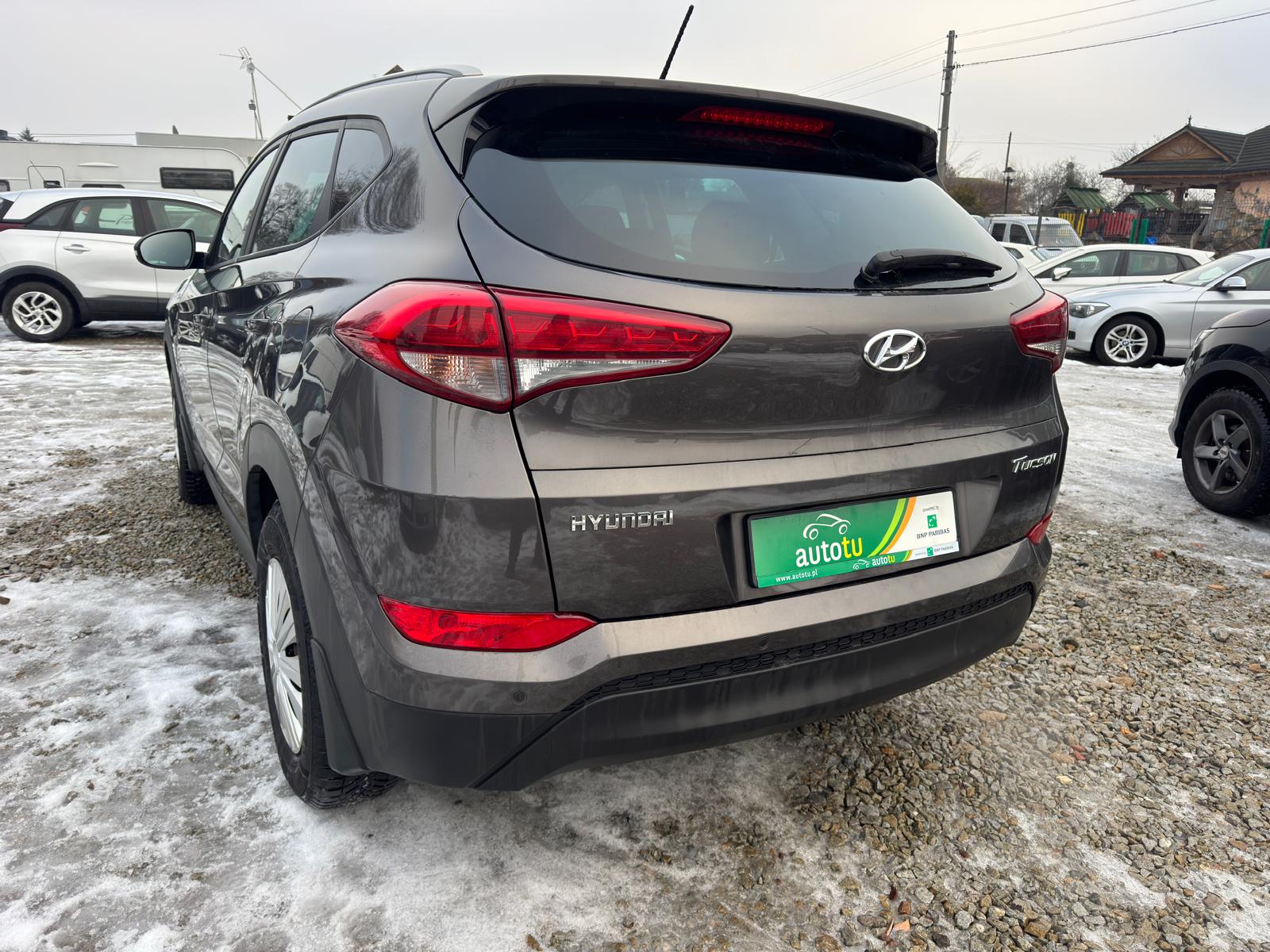 
								Hyundai Tucson 1.6 GDI full									
