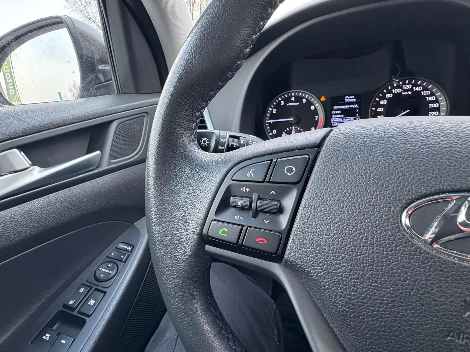 
								Hyundai Tucson 1.6 GDI full									