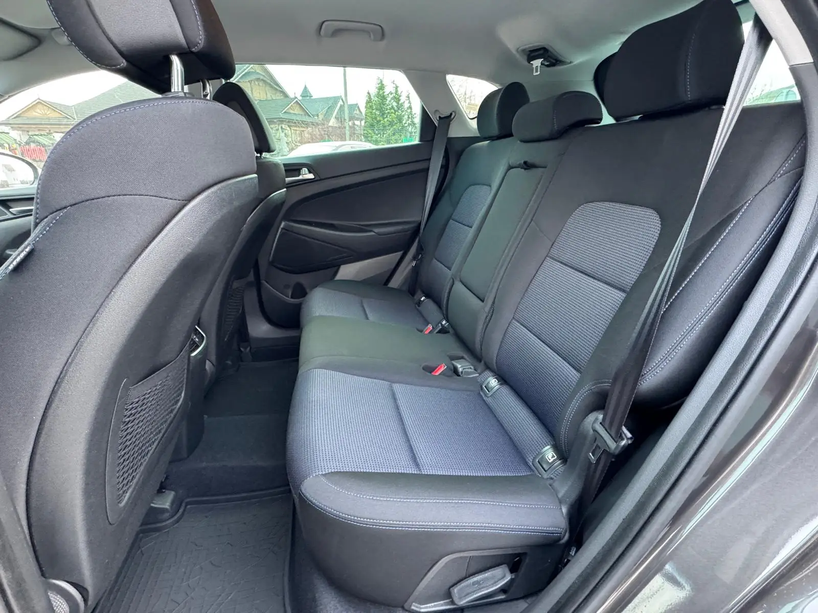 
								Hyundai Tucson 1.6 GDI full									