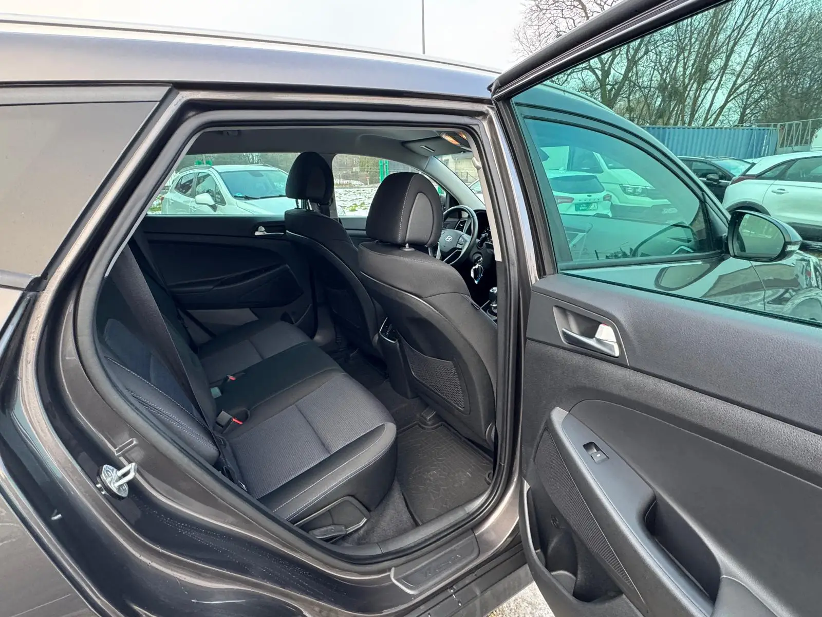 
								Hyundai Tucson 1.6 GDI full									