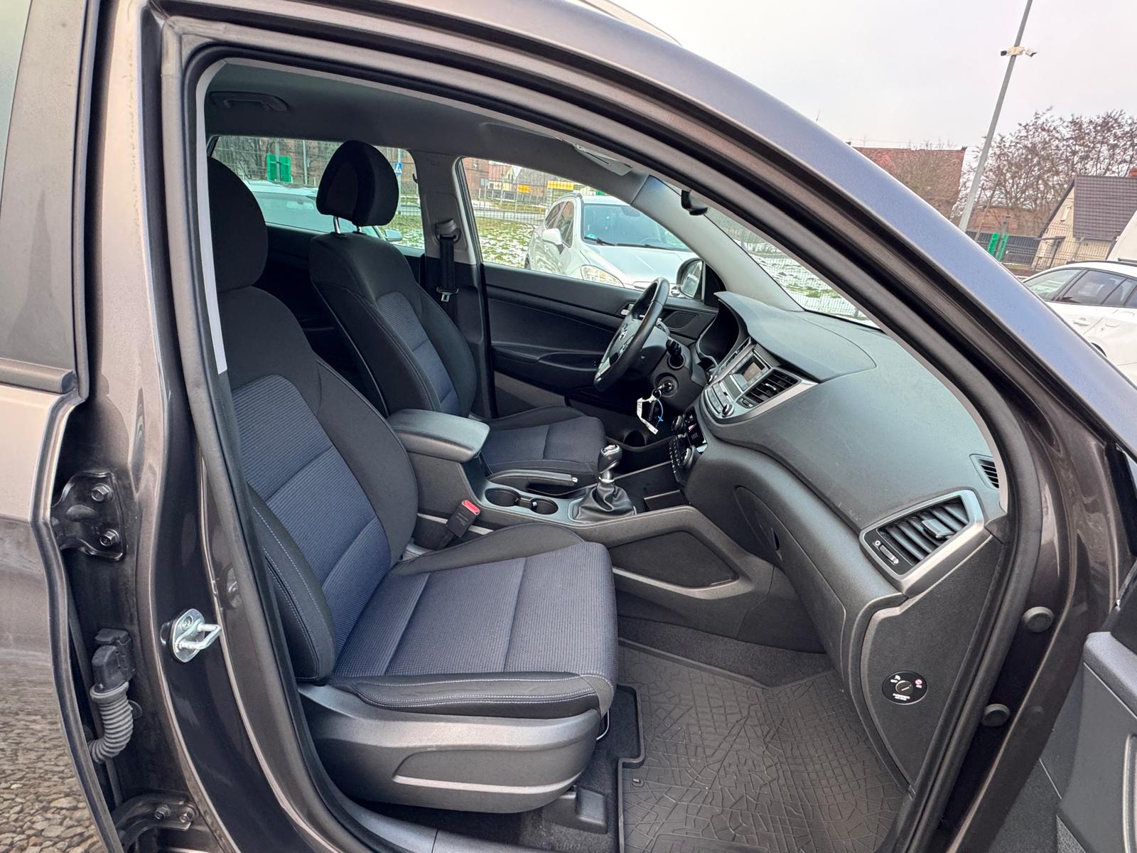 
								Hyundai Tucson 1.6 GDI full									