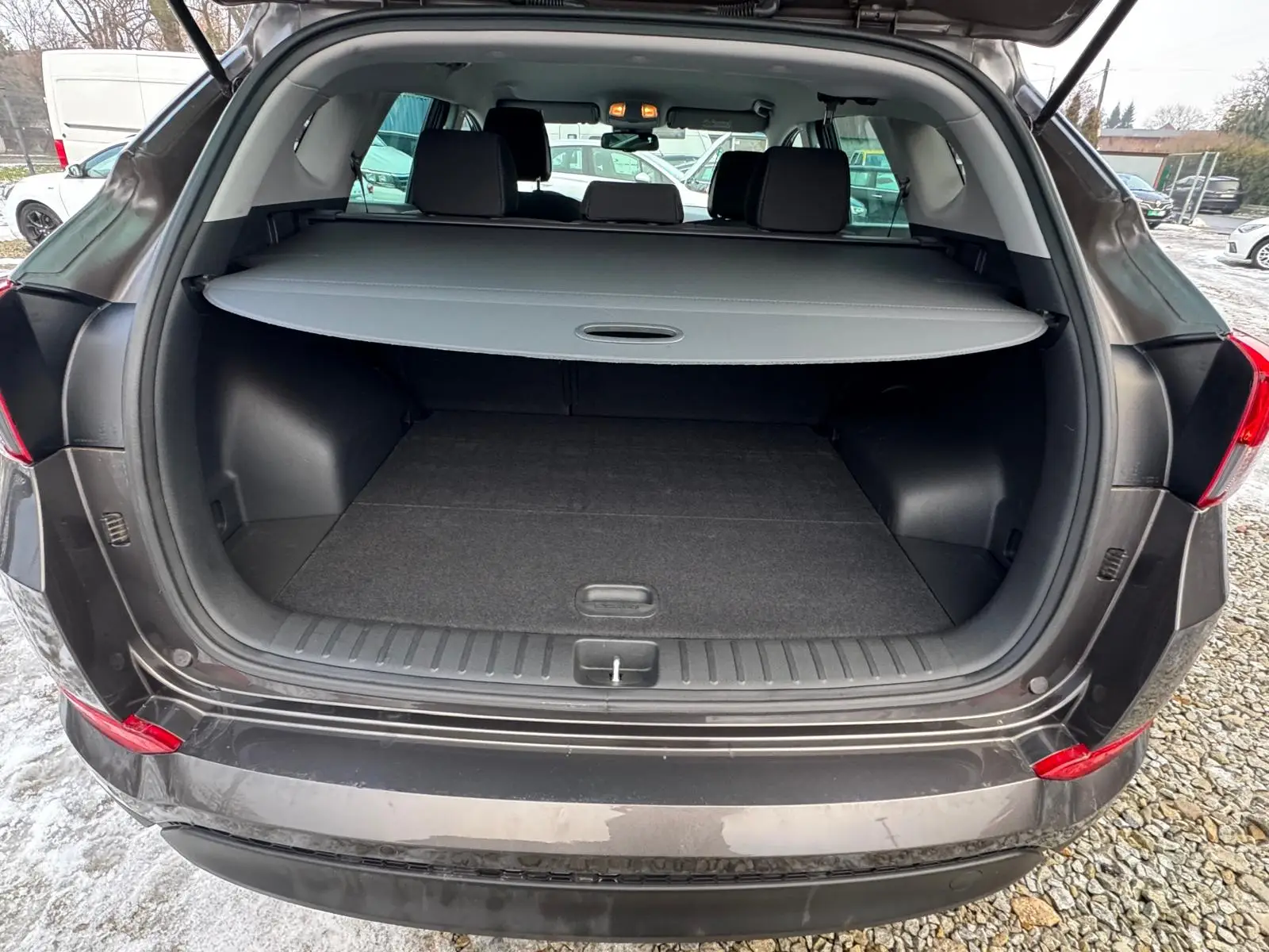 
								Hyundai Tucson 1.6 GDI full									