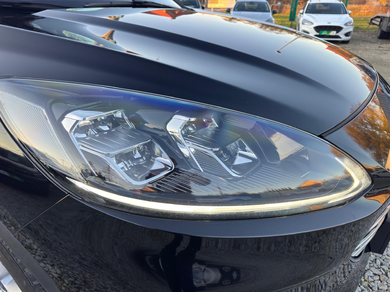 
								Ford Kuga 1.5 EcoBoost TITANIUM X full									