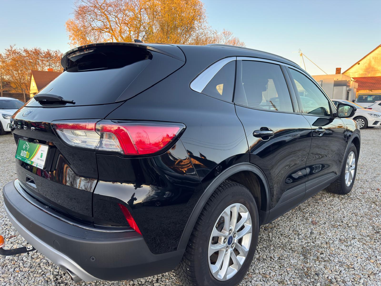 
								Ford Kuga 1.5 EcoBoost TITANIUM X full									