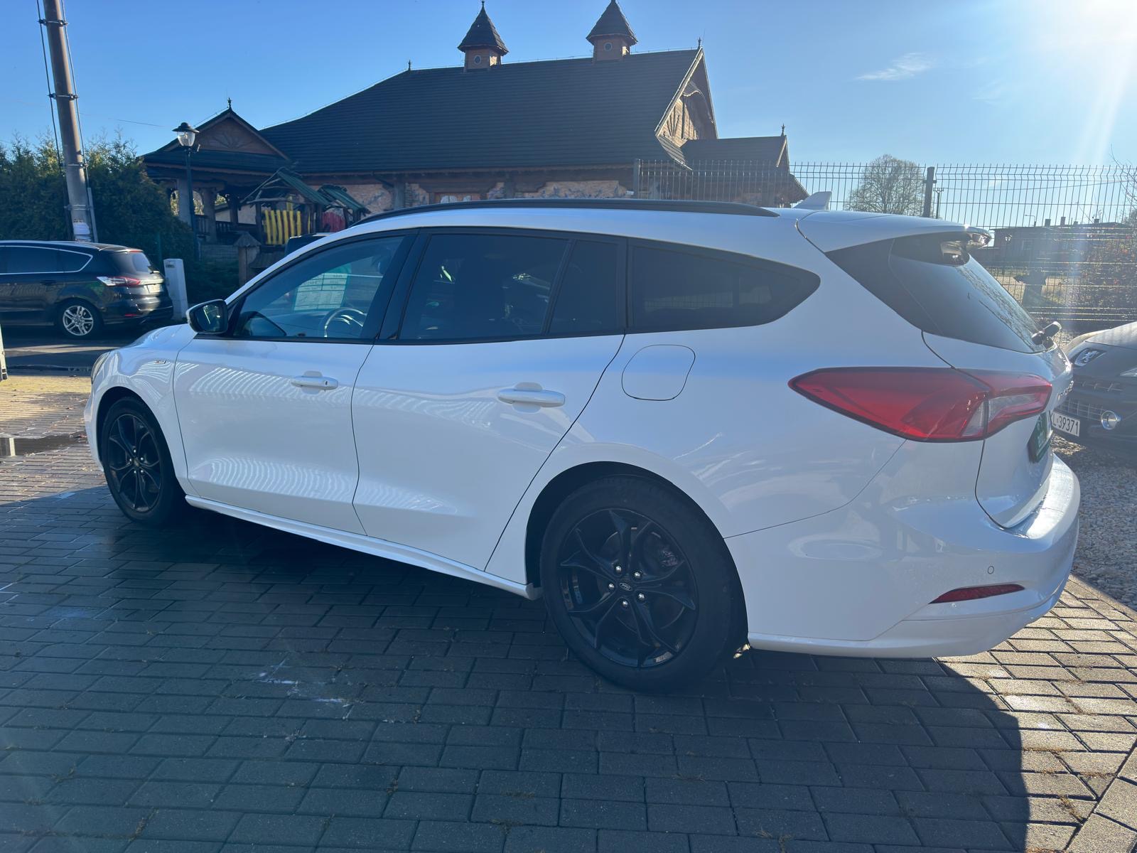 
								Ford Focus 1.5 Benzyna ST LINE full									