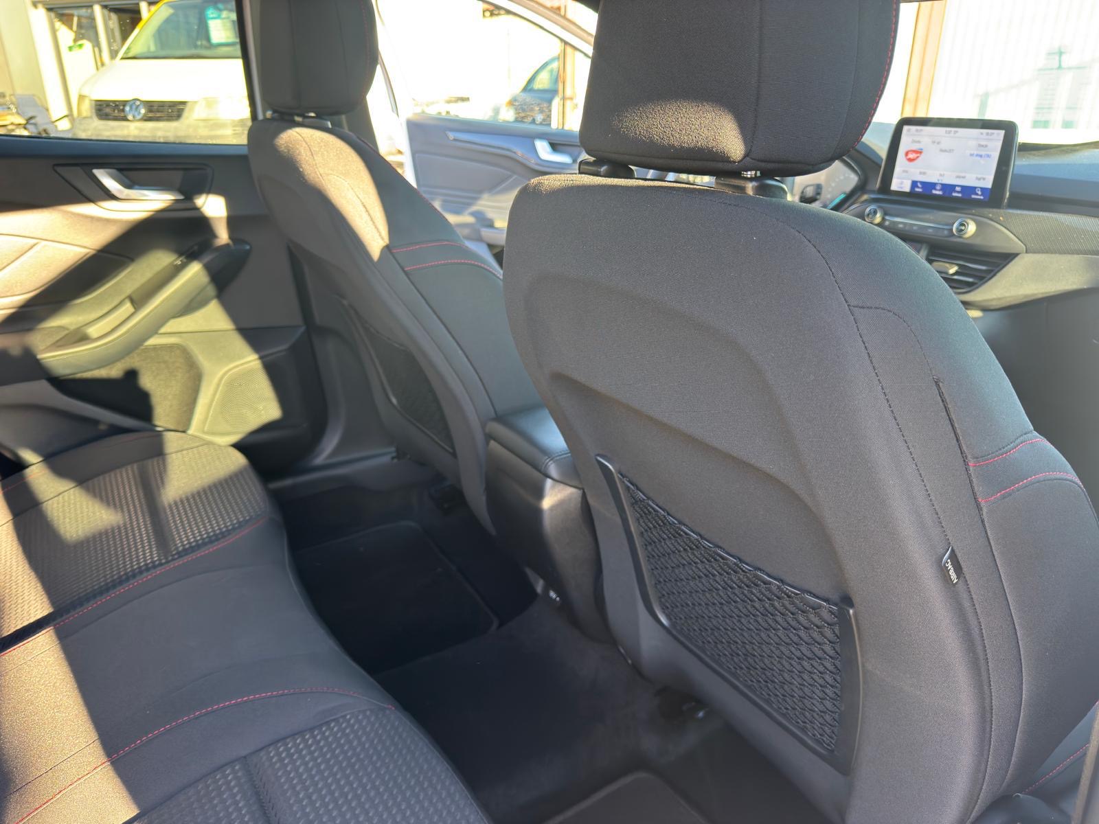 
								Ford Focus 1.5 Benzyna ST LINE full									