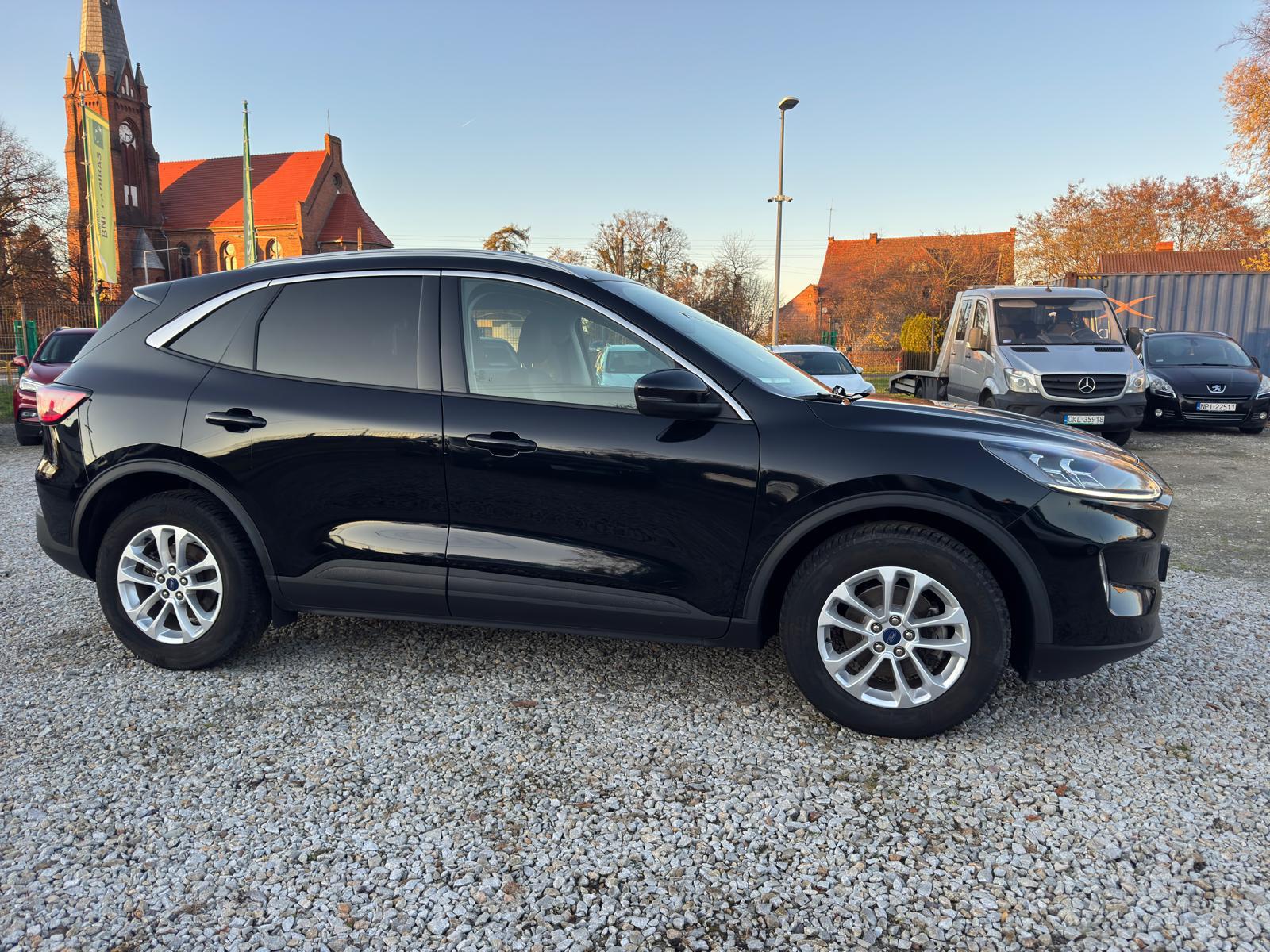 
								Ford Kuga 1.5 EcoBoost TITANIUM X full									