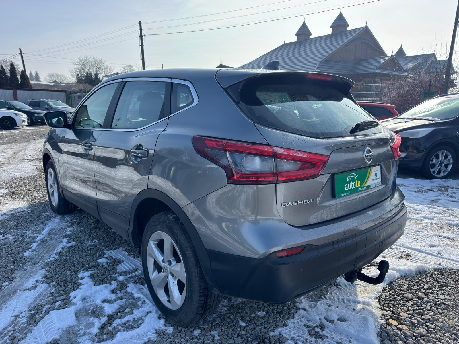
								Nissan Qashqai Automat 1.3 159 KM full									