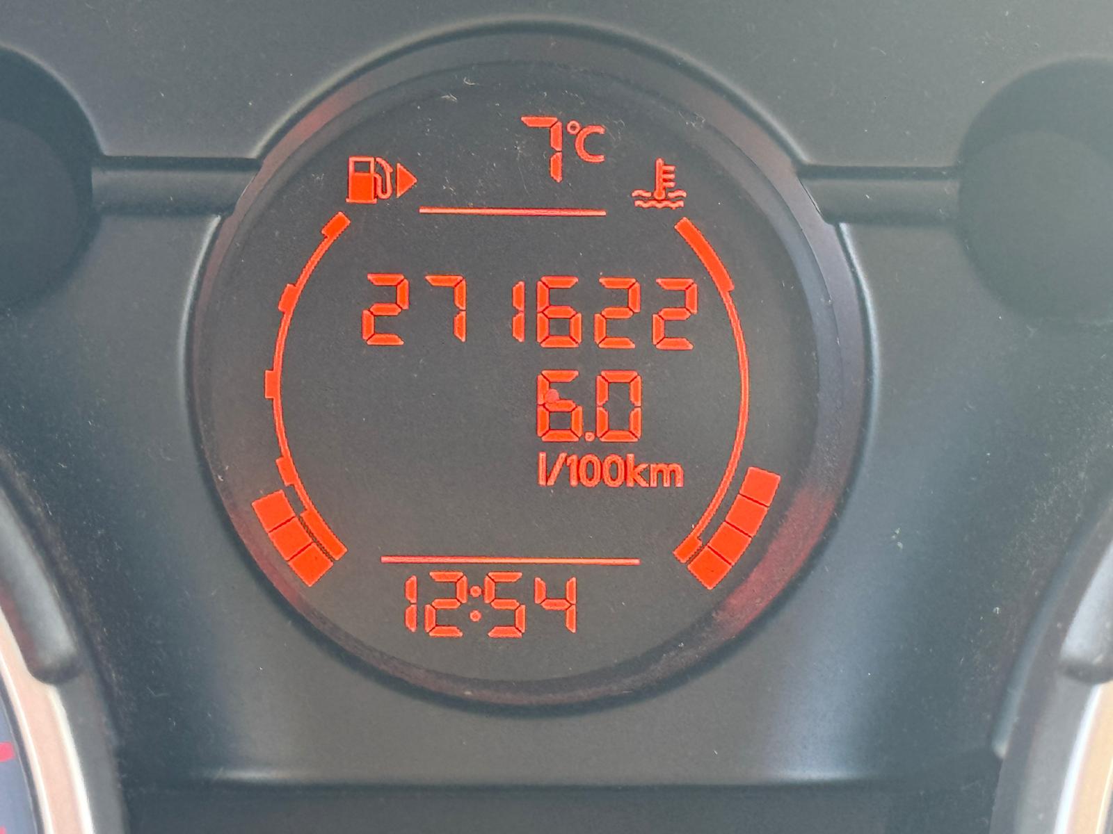 
								Nissan Qasqai 1.5 diesel full									