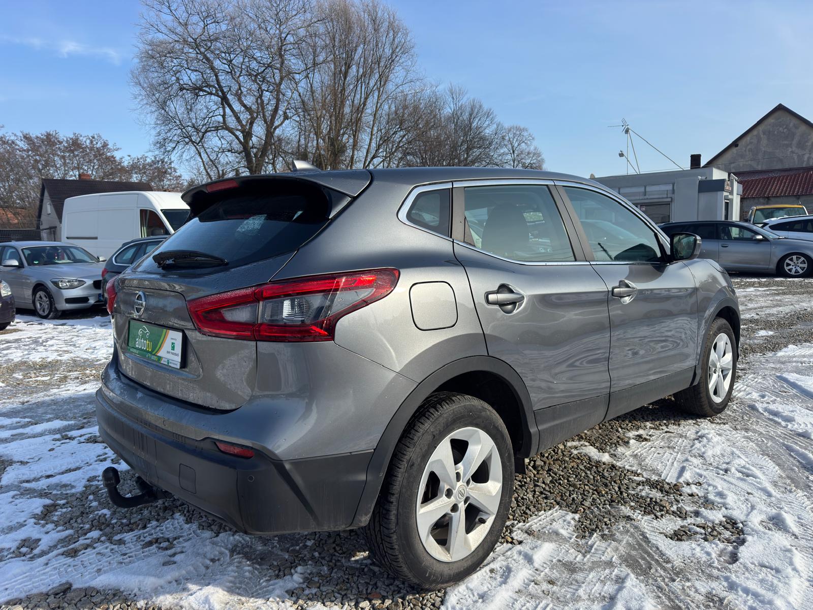 
								Nissan Qashqai Automat 1.3 159 KM full									