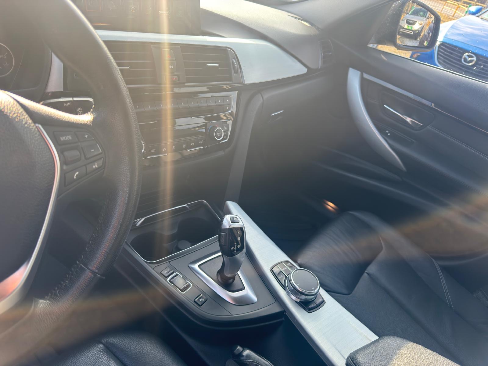 
								Bmw 320d Automat full									