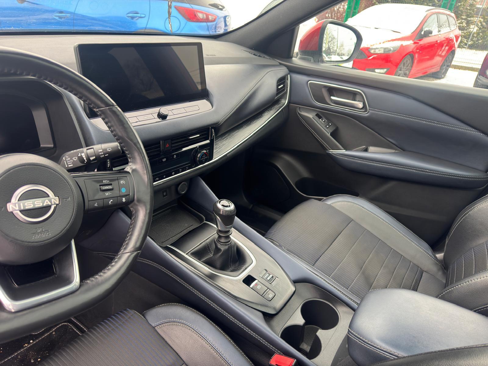 
								Nissan Qashqai TEKNA 1.3 benzyna MILD HYBRID full									