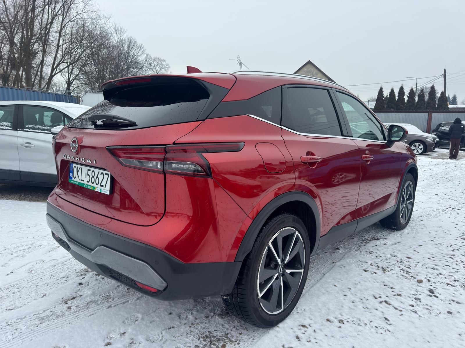 
								Nissan Qashqai TEKNA 1.3 benzyna MILD HYBRID full									