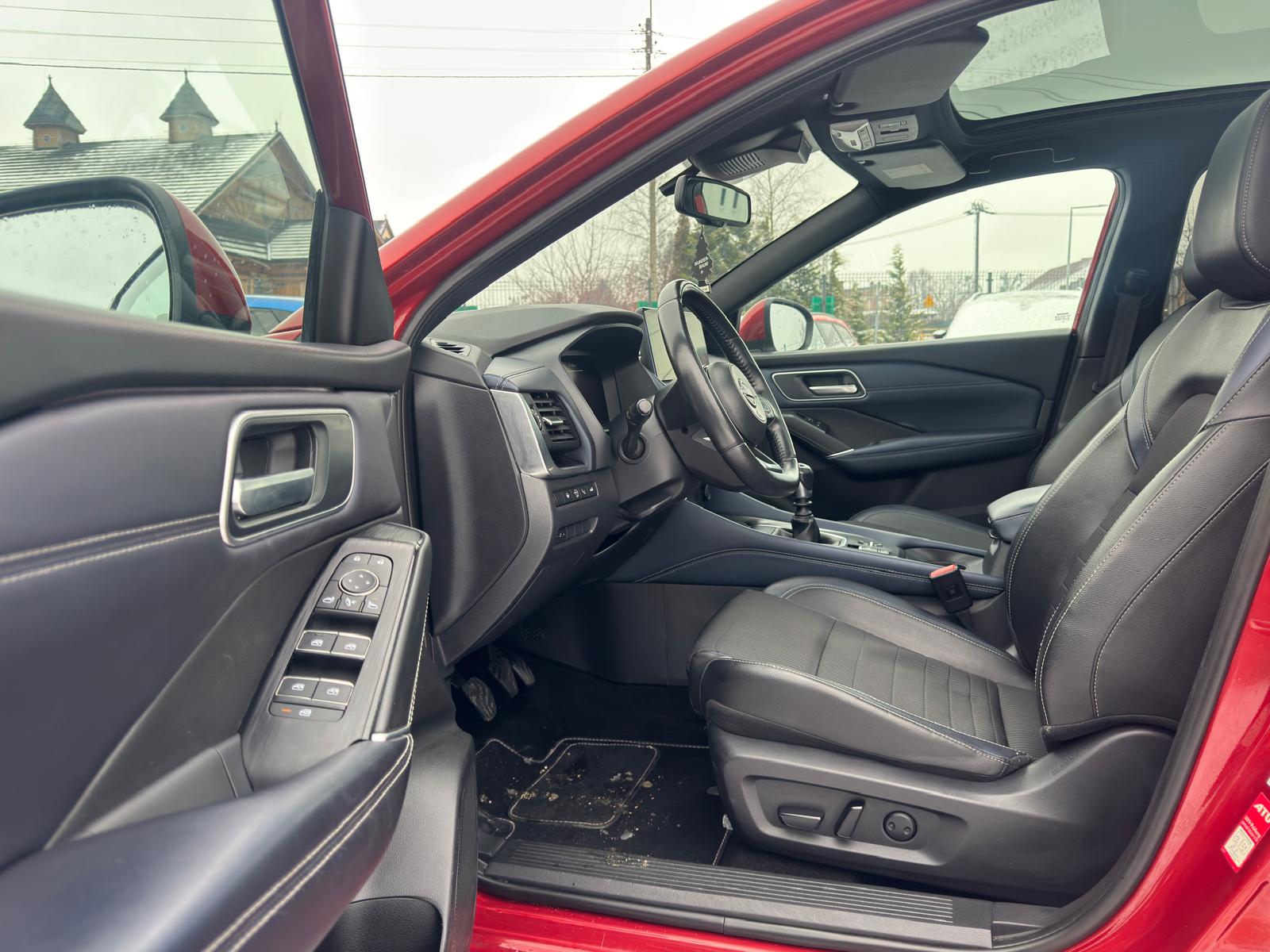 
								Nissan Qashqai TEKNA 1.3 benzyna MILD HYBRID full									