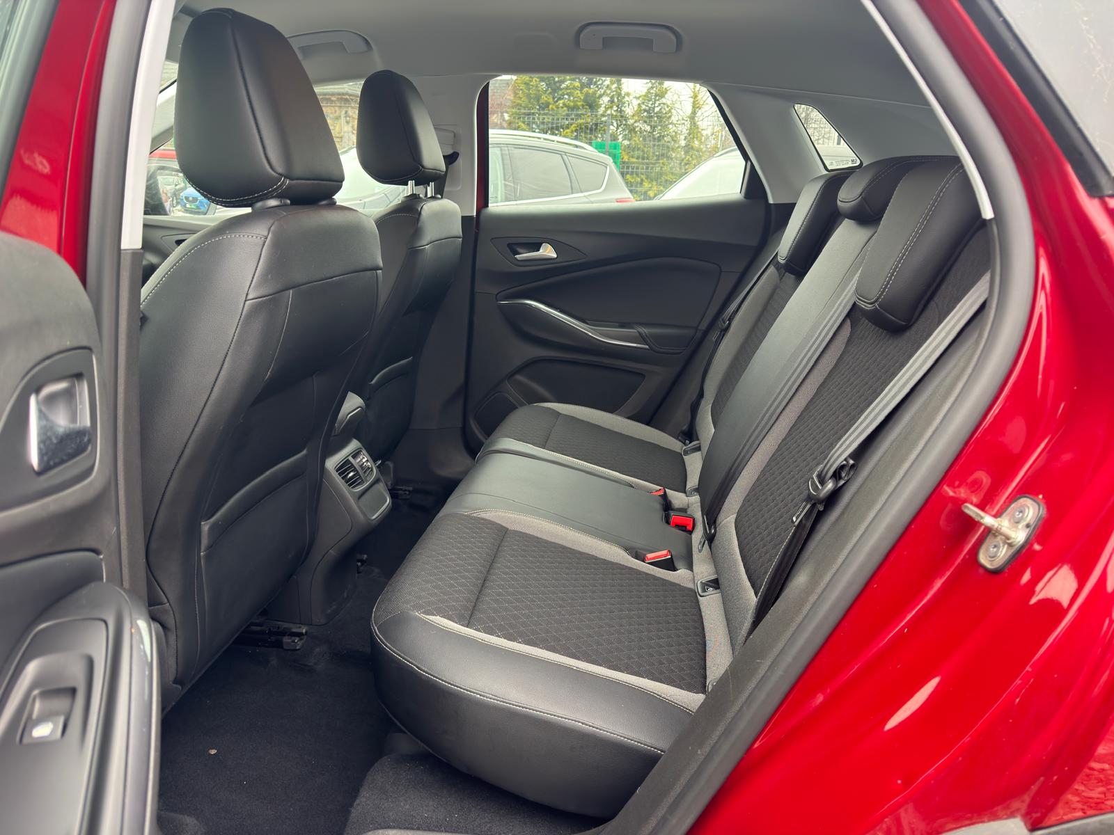 
								Opel Grandland X 1.2 Benzyna 130KM full									