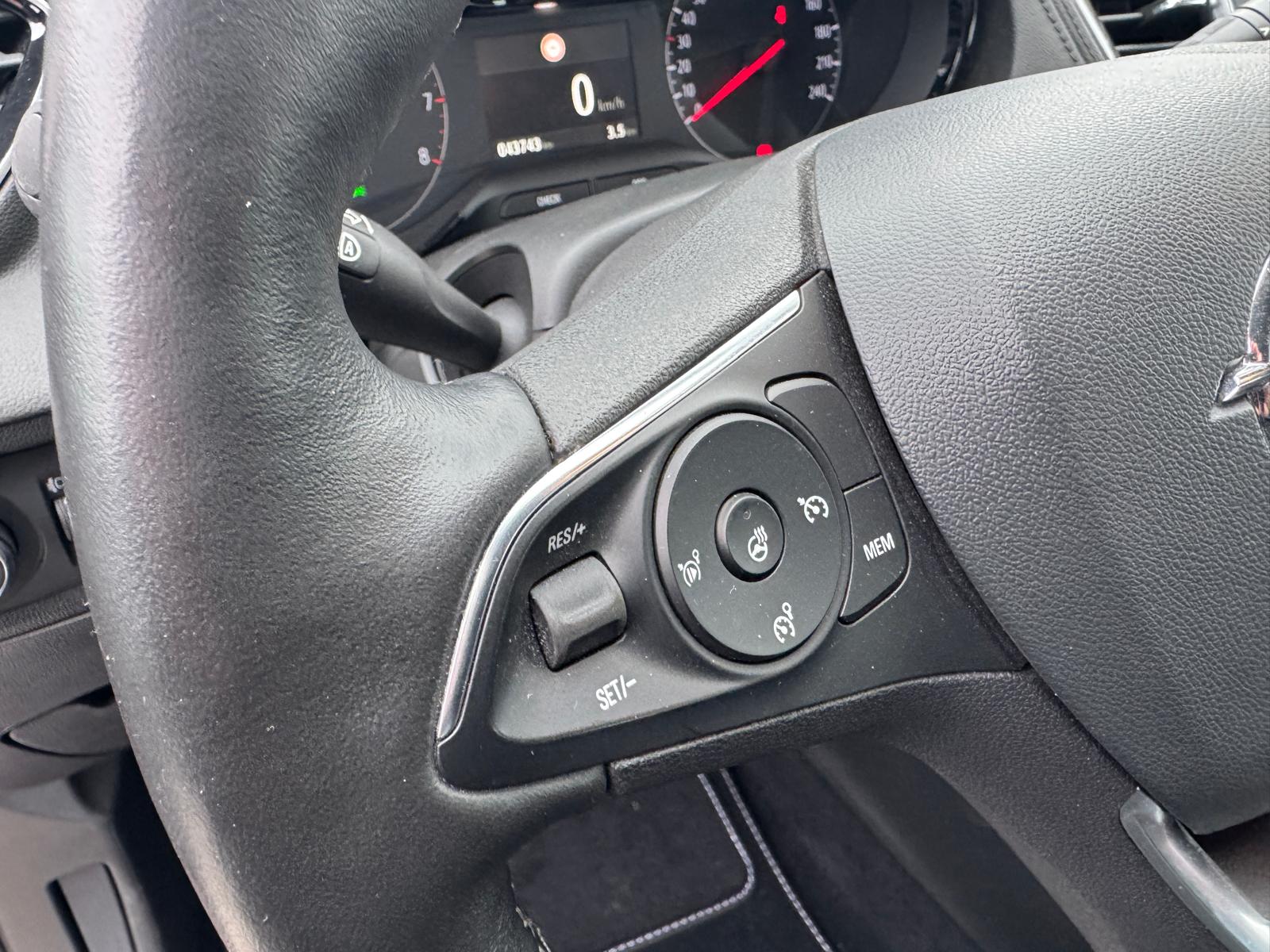 
								Opel Grandland X 1.2 Benzyna 130KM full									