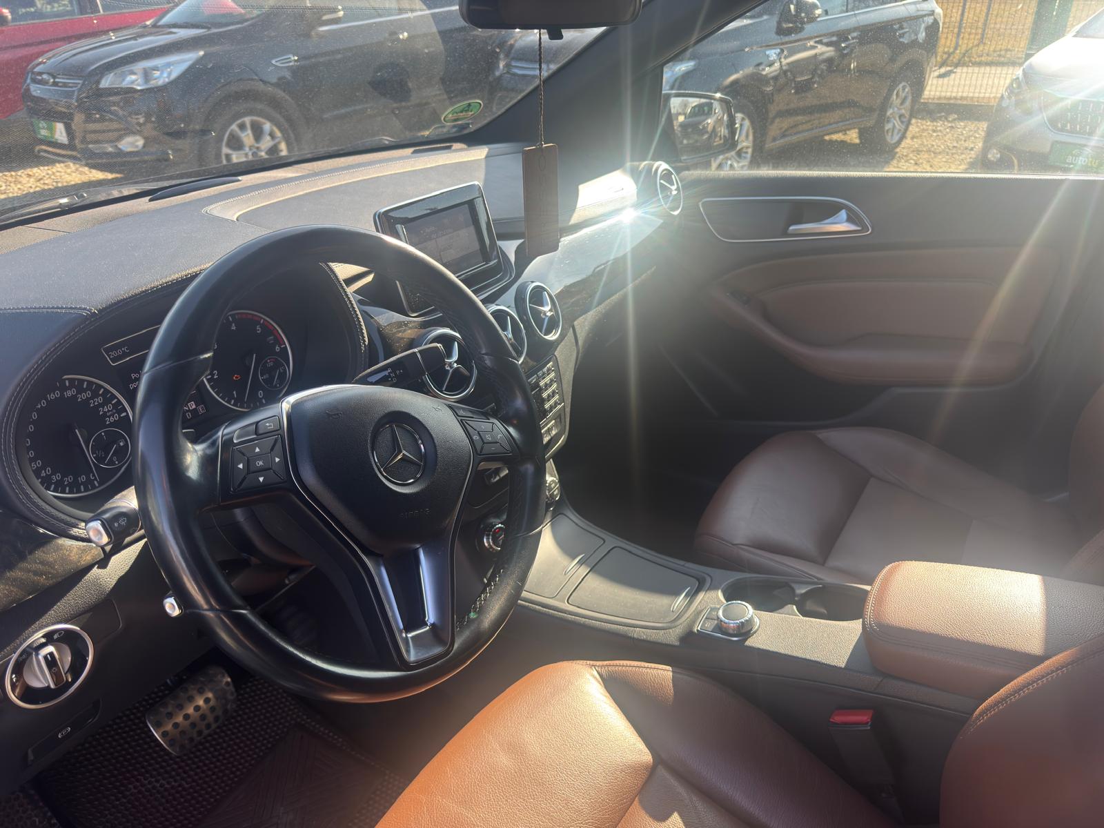 
								MERCEDES B 180 CDI full									