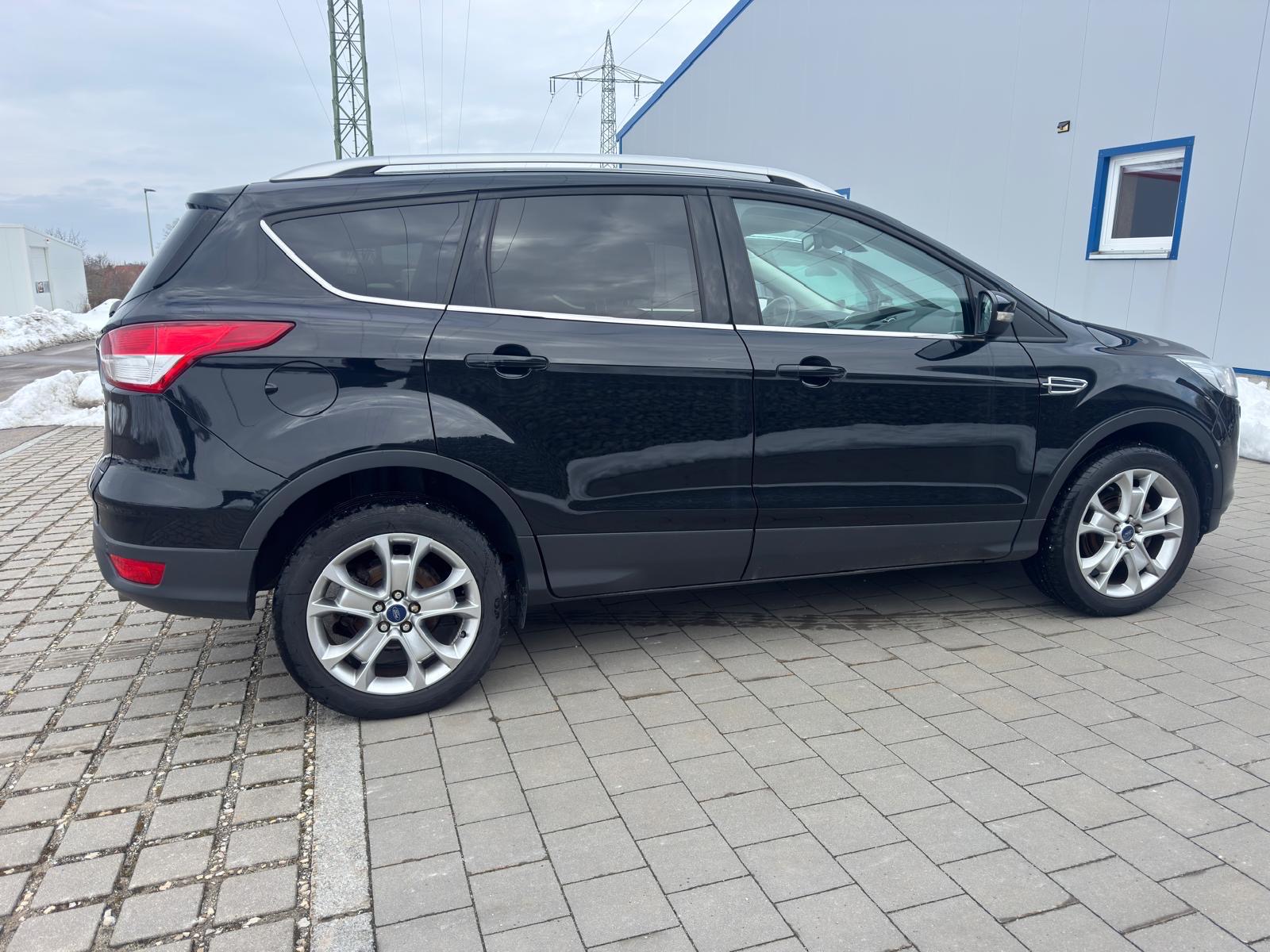 
								Ford Kuga 1.6 Benzyna TITANIUM full									