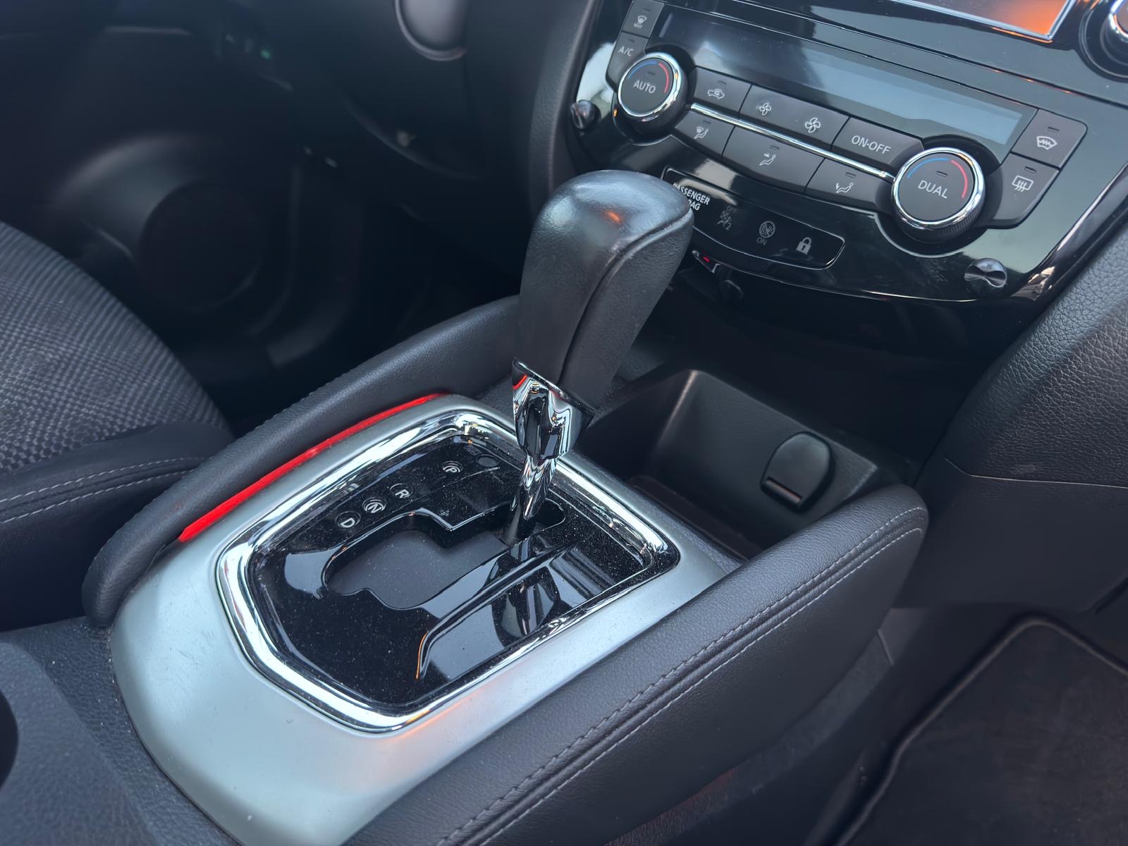 
								Nissan Qashqai 1.2 Benzyna N-Connecta Automat Panorama full									