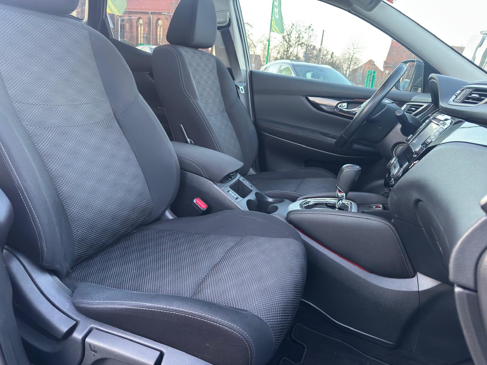 
								Nissan Qashqai 1.2 Benzyna N-Connecta Automat Panorama full									