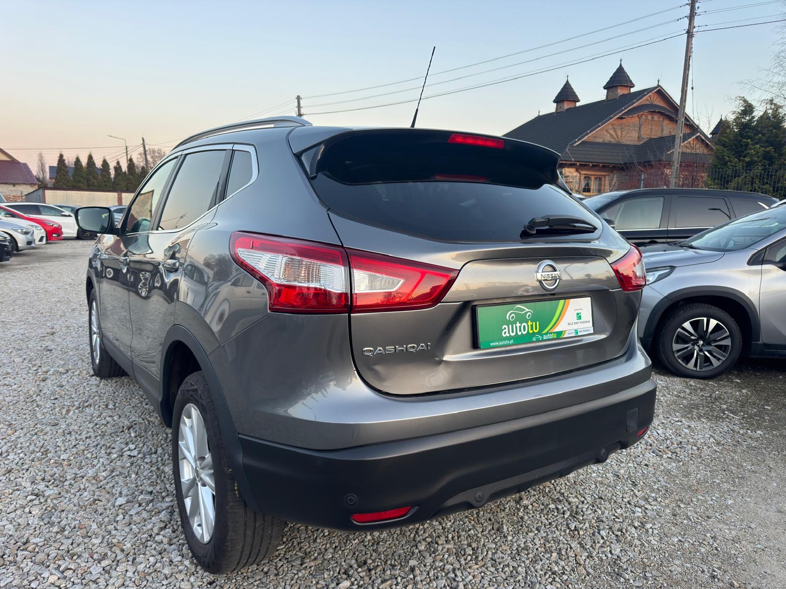 
								Nissan Qashqai 1.2 Benzyna N-Connecta Automat Panorama full									