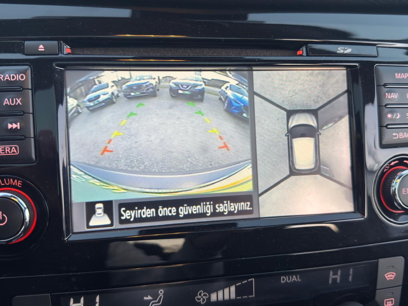 
								Nissan Qashqai 1.2 Benzyna N-Connecta Automat Panorama full									