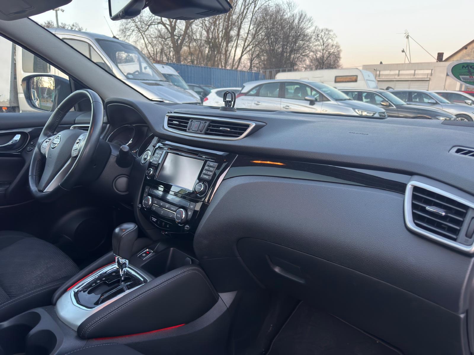 
								Nissan Qashqai 1.2 Benzyna N-Connecta Automat Panorama full									