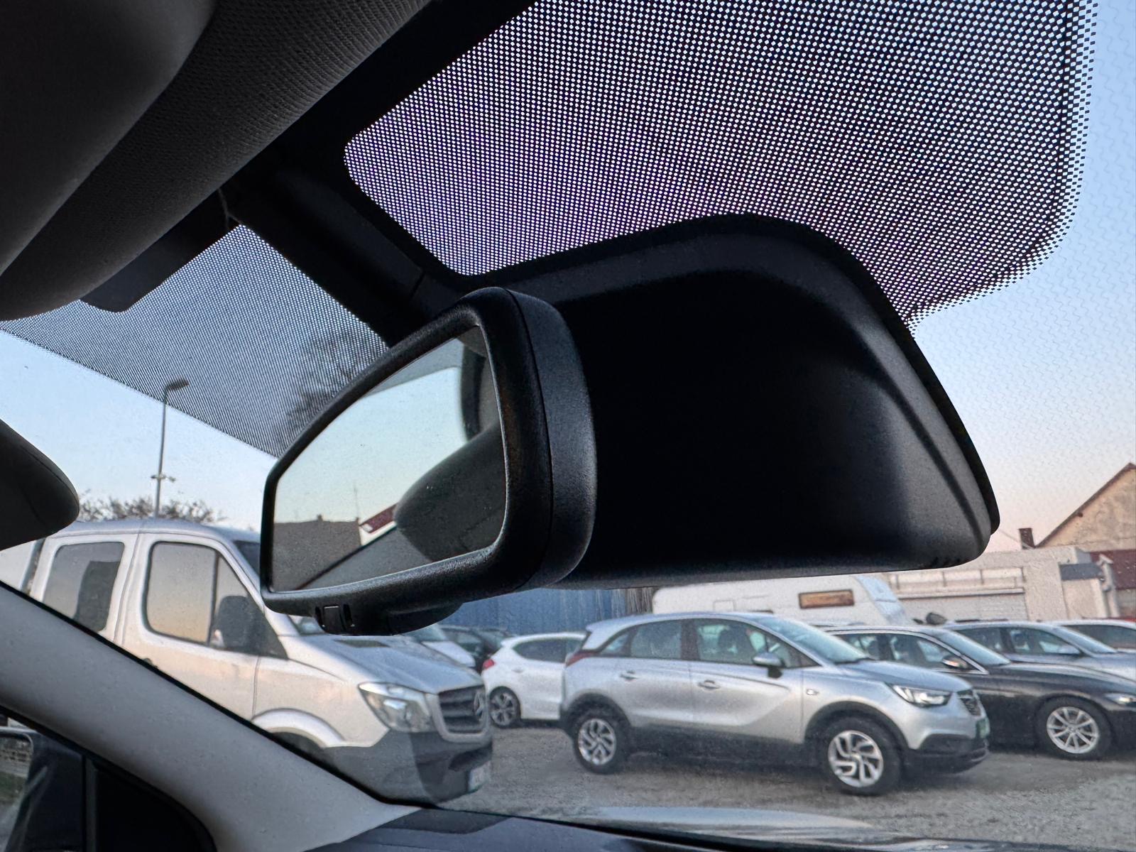 
								Nissan Qashqai 1.2 Benzyna N-Connecta Automat Panorama full									