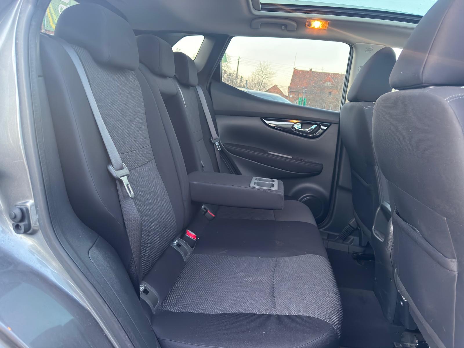 
								Nissan Qashqai 1.2 Benzyna N-Connecta Automat Panorama full									