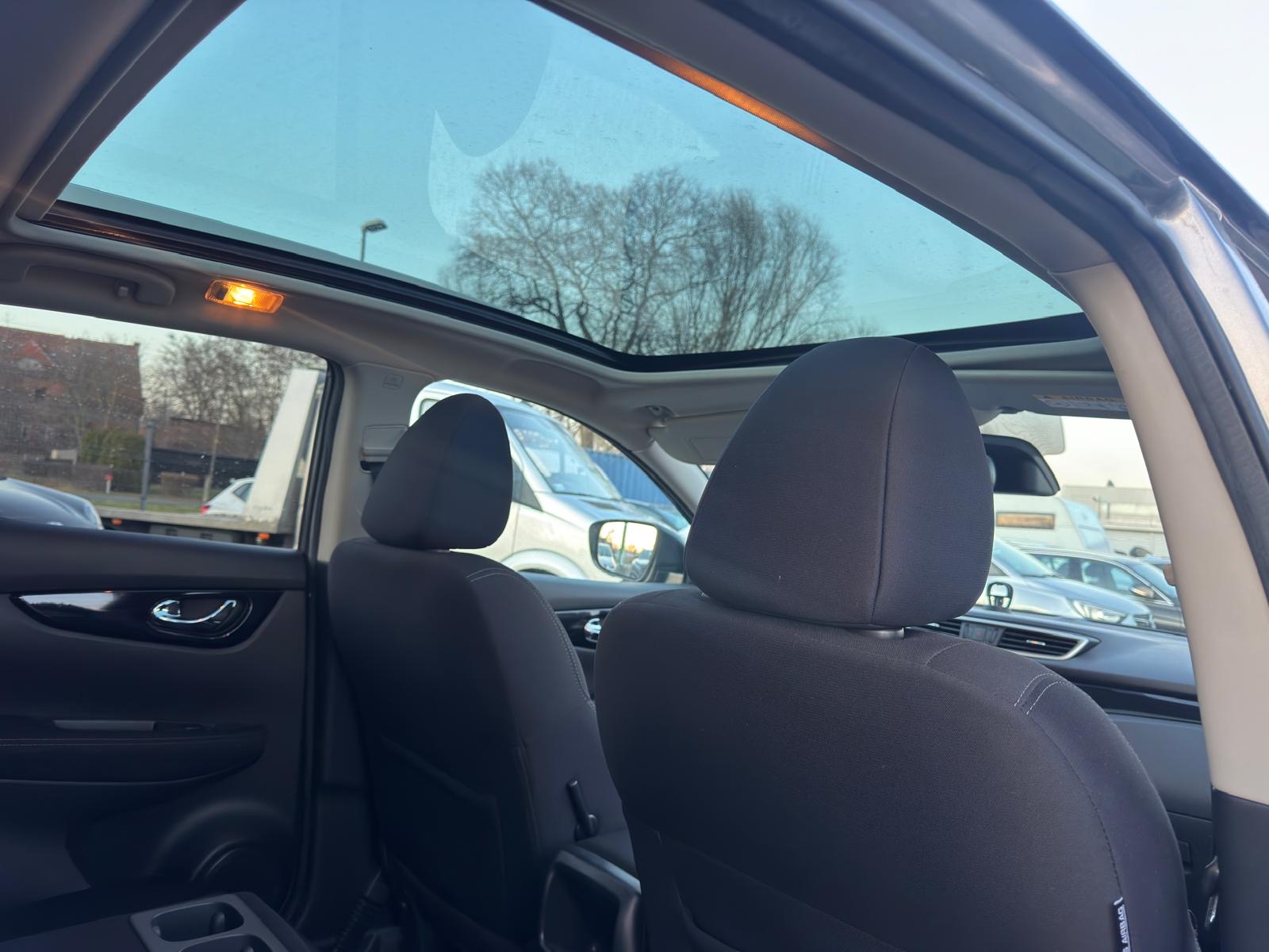 
								Nissan Qashqai 1.2 Benzyna N-Connecta Automat Panorama full									