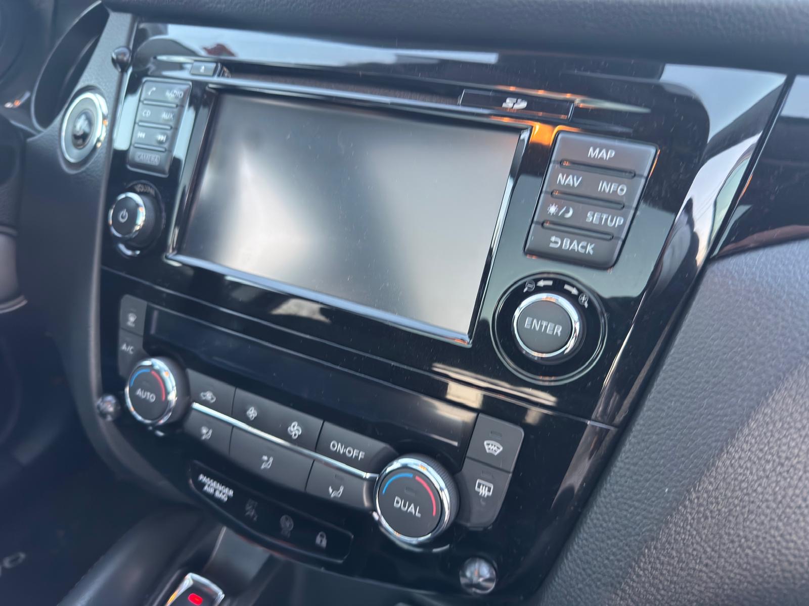 
								Nissan Qashqai 1.2 Benzyna N-Connecta Automat Panorama full									